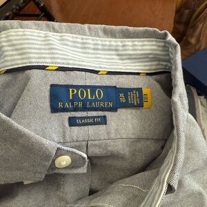 Gray Men’s Classics Fit Oxford Shirt XL